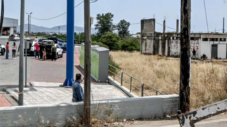Argos katadiwxi kai foniko nerou police
