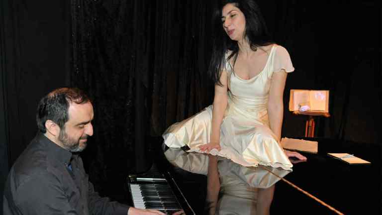 Mega aleksandros argoys adeia podilatou